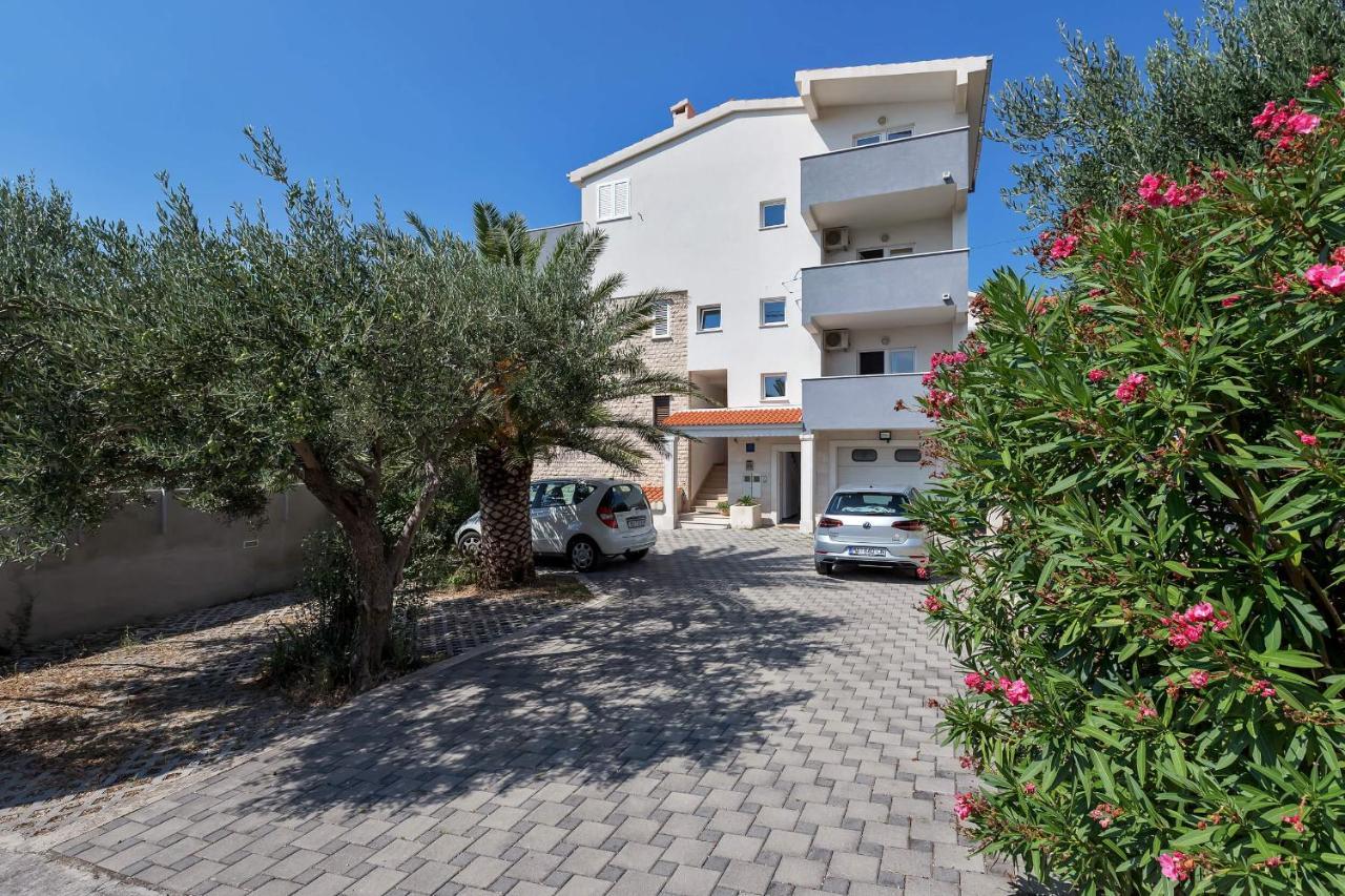 Apartments Vele Makarska Eksteriør bilde